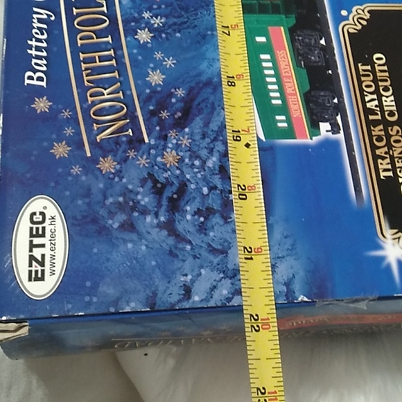 EZTEC Battery Operated North Pole Express 29 Piece 2020 Train Set - Picture 15 of 16